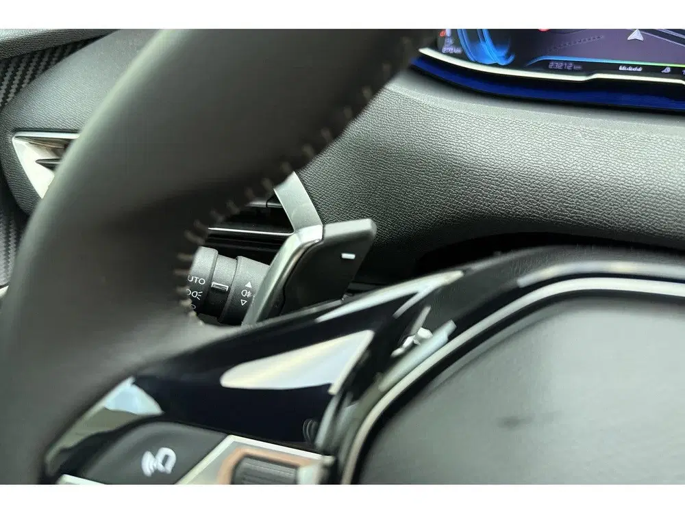 Peugeot 3008 1.6 HYbrid 180 Allure Pack Business uit 2024, foto 19