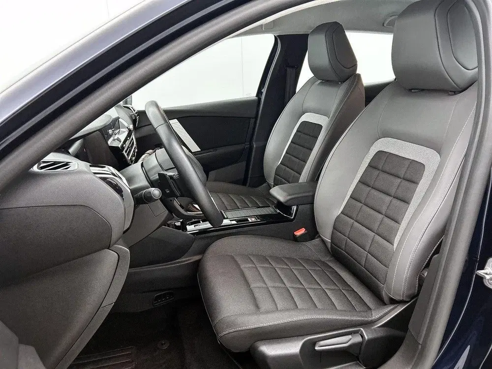 Citroën C4 Plus Hybrid 145pk Automaat uit 2025, foto 10