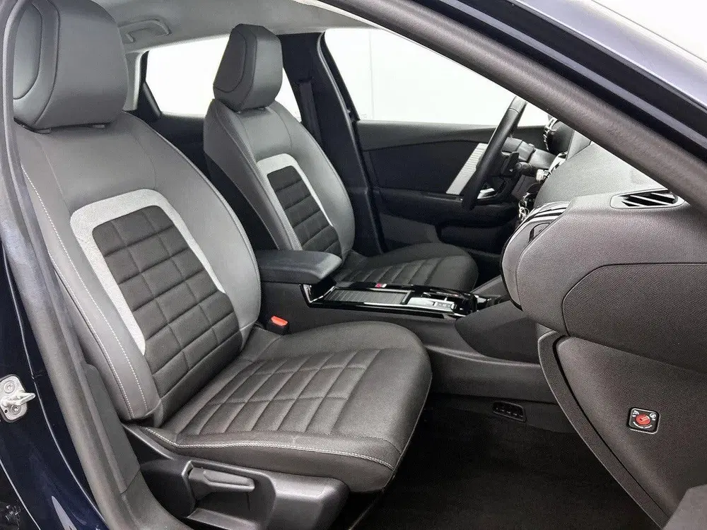 Citroën C4 Plus Hybrid 145pk Automaat uit 2025, foto 14