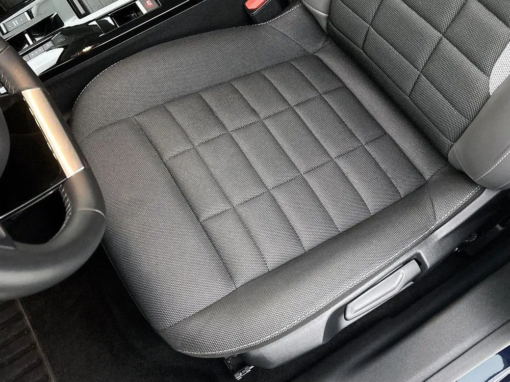 Citroën C4 Plus Hybrid 145pk Automaat uit 2025, foto 15