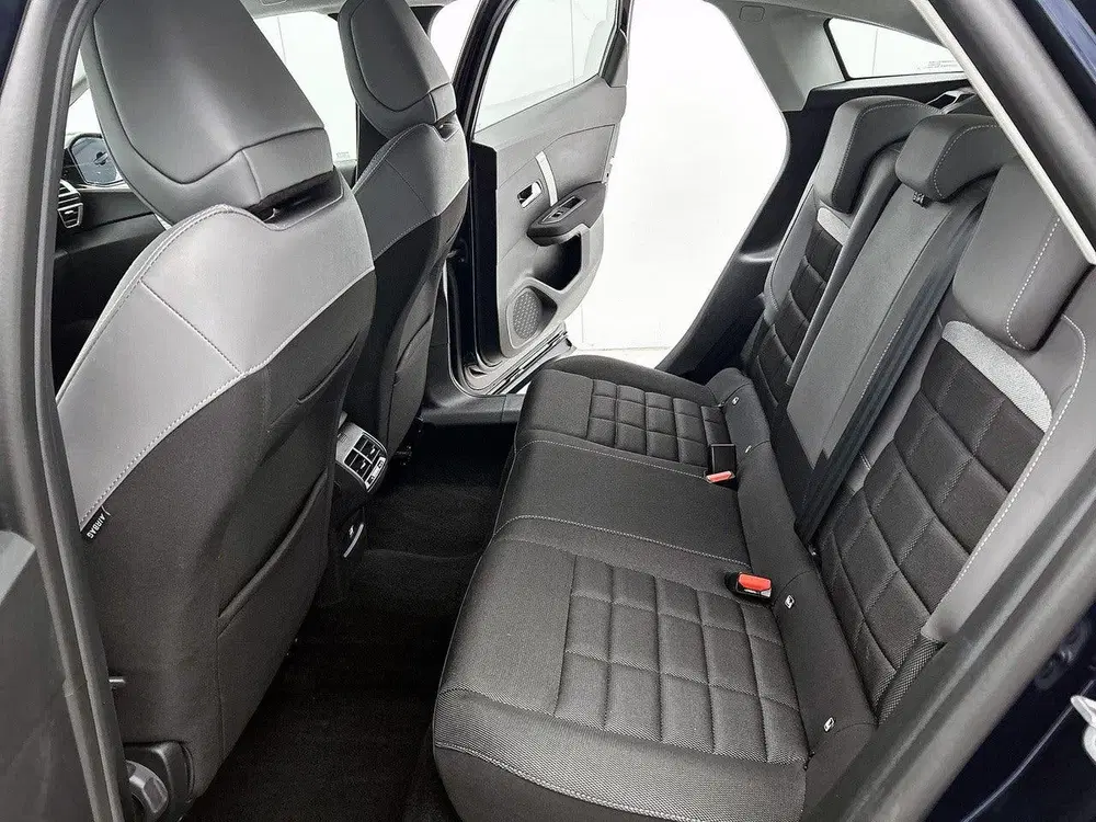 Citroën C4 Plus Hybrid 145pk Automaat uit 2025, foto 16