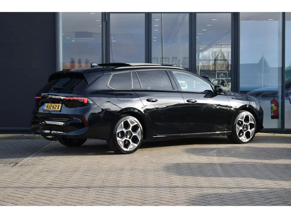 Opel Astra Sports Tourer 1.2 Turbo Hybrid Ultimate uit 2025, foto 2