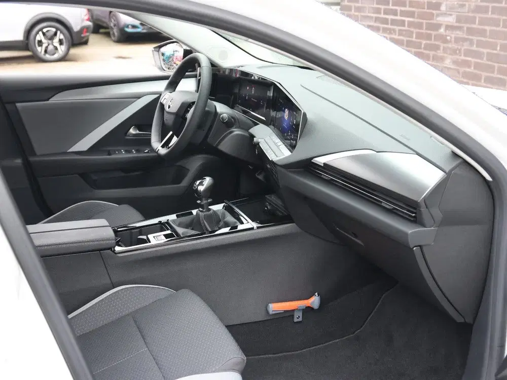 Opel Astra ST Business Edition 110pk uit 2025, foto 11