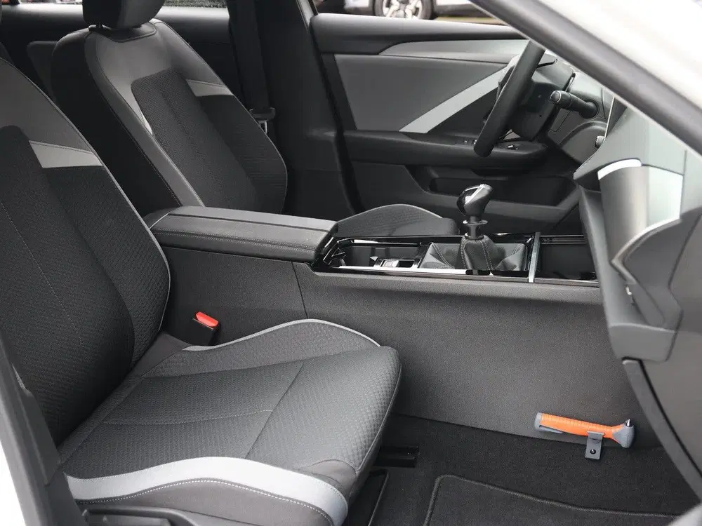 Opel Astra ST Business Edition 110pk uit 2025, foto 12