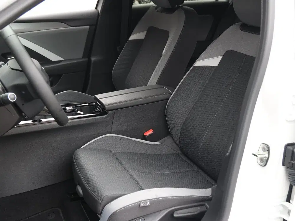 Opel Astra ST Business Edition 110pk uit 2025, foto 15