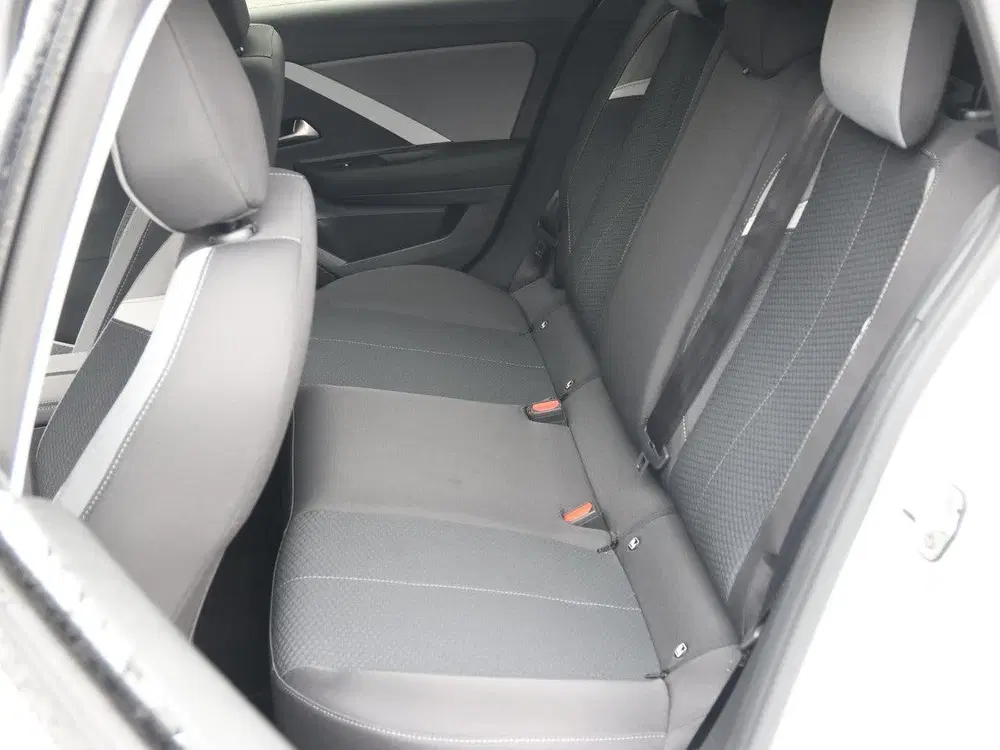 Opel Astra ST Business Edition 110pk uit 2025, foto 19