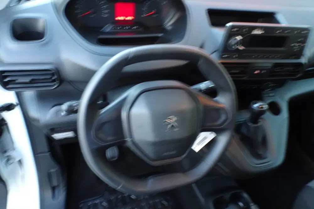 Peugeot Partner 1.6 BlueHDI Pro airco trekhaak (bj 2019) uit 2019, foto 13