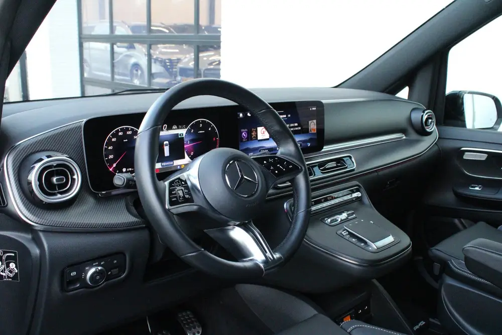 Mercedes-Benz V-Klasse 250d uit 2024, foto 12