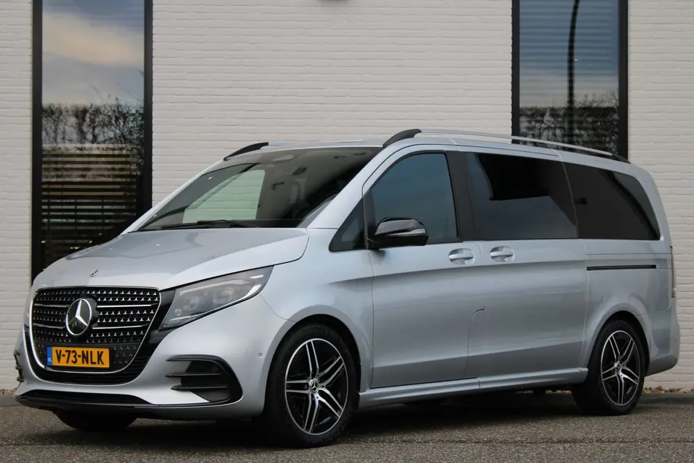 Mercedes-Benz V-Klasse 250d uit 2024, foto 2