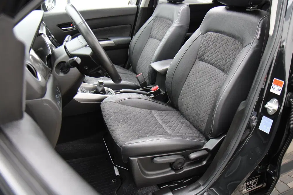 Suzuki Vitara 1.4 Boosterjet Style Smart Hybrid Pano Car uit 2022, foto 10