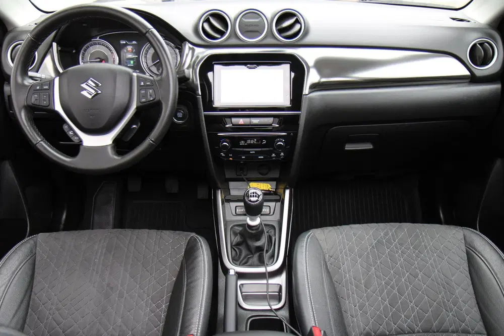Suzuki Vitara 1.4 Boosterjet Style Smart Hybrid Pano Car uit 2022, foto 12