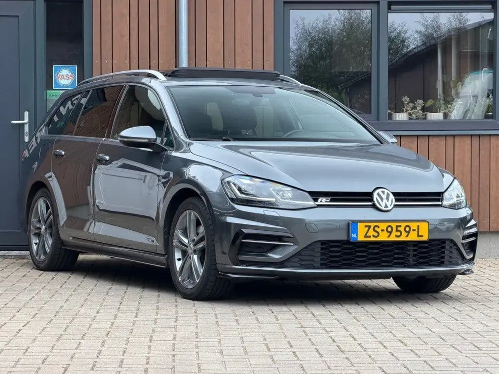 Volkswagen GOLF 1.5 TSI DSG 2x R-Line Pano Virtueel Stoelver uit 2019, foto 2