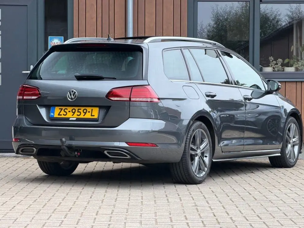 Volkswagen GOLF 1.5 TSI DSG 2x R-Line Pano Virtueel Stoelver uit 2019, foto 4