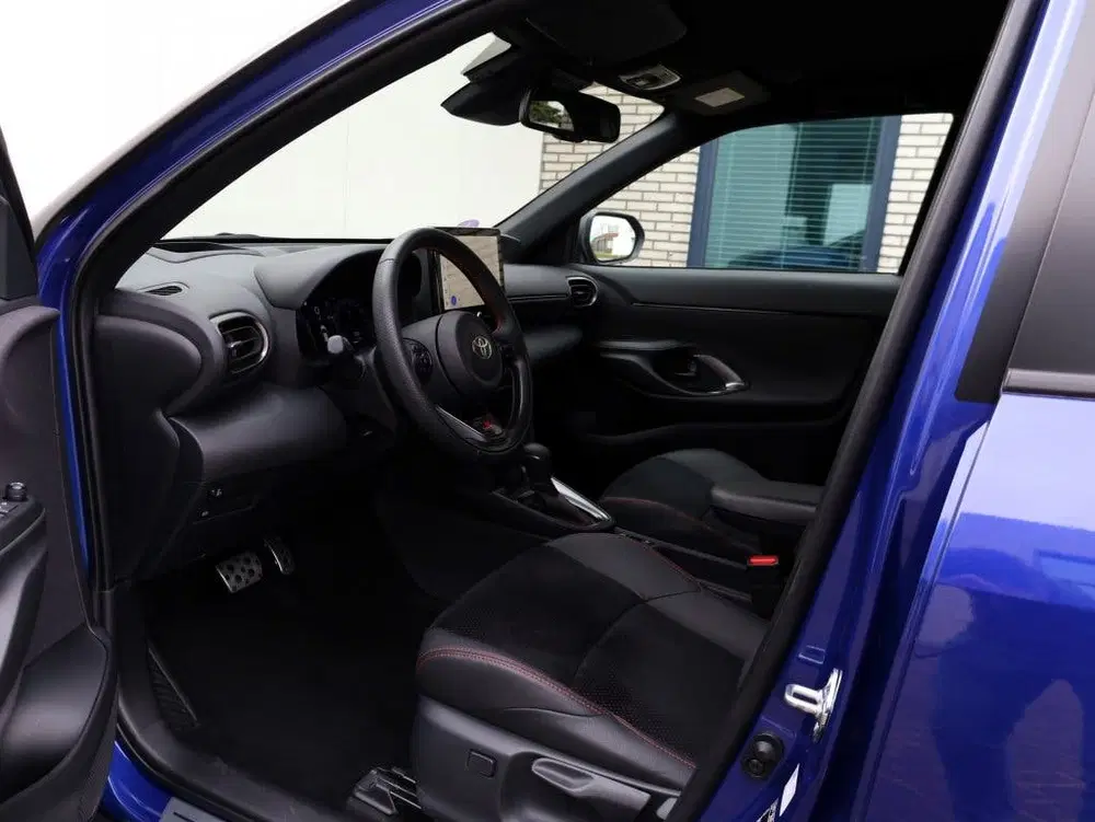 Toyota Yaris Cross 1.5 Hyb 130 GR SPORT uit 2024, foto 3
