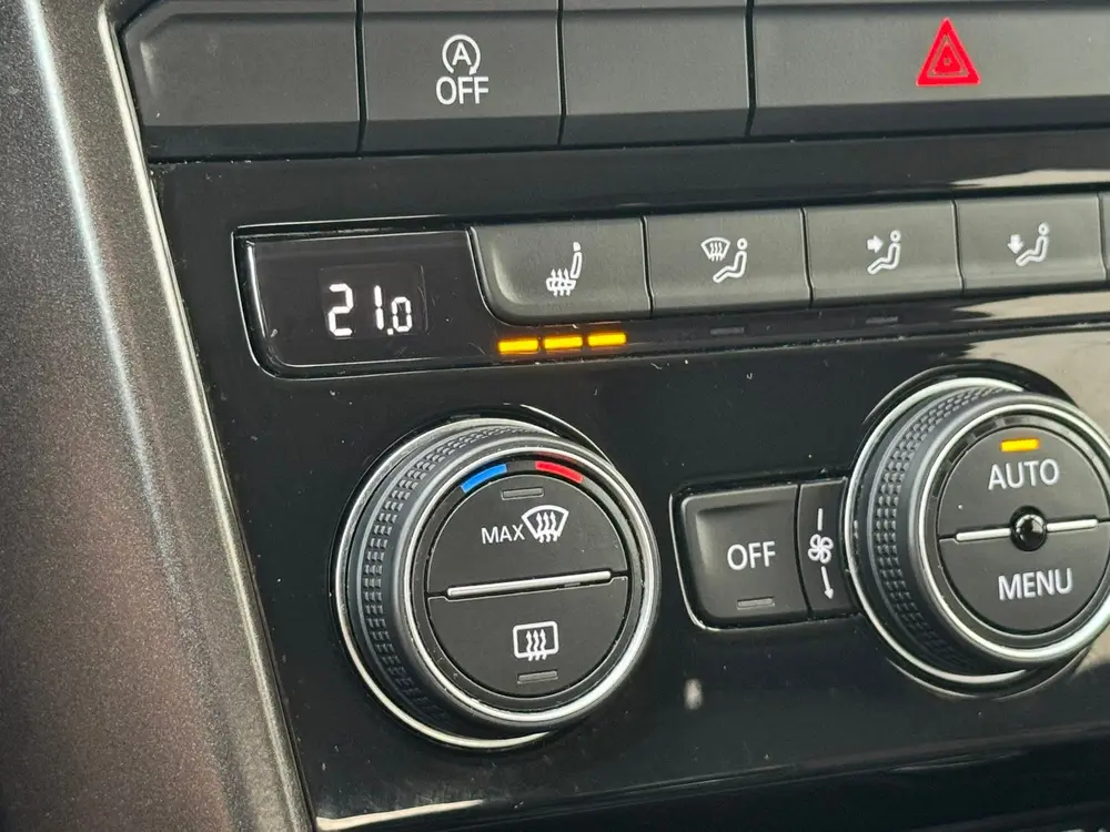 Volkswagen T-ROC 1.5 TSI Sport Camera Adaptieve cruise Digit uit 2019, foto 4