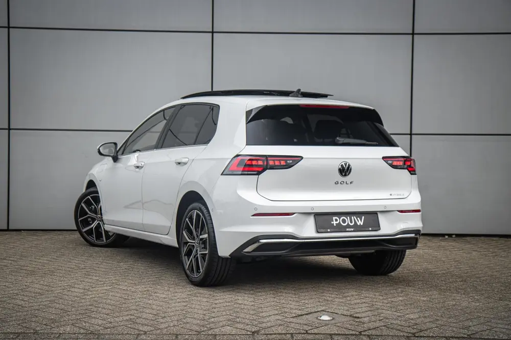Volkswagen Golf 1.5 eHybrid 204pk DSG Style Edition | Panora uit 2026, foto 10