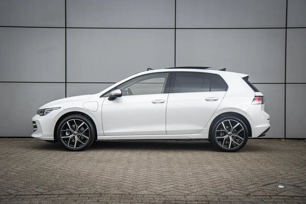 Volkswagen Golf 1.5 eHybrid 204pk DSG Style Edition | Panora uit 2026, foto 11