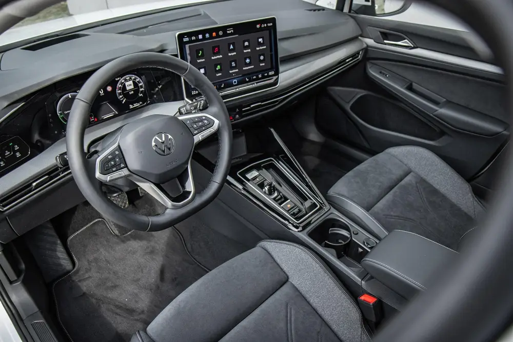 Volkswagen Golf 1.5 eHybrid 204pk DSG Style Edition | Panora uit 2026, foto 16