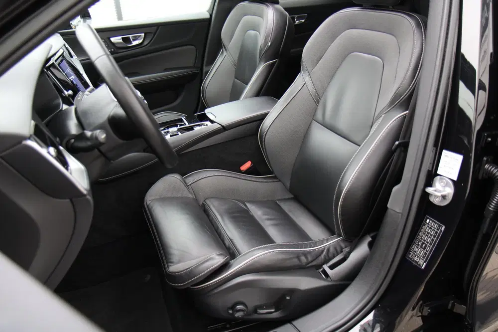 Volvo V60 2.0 T6 Recharge AWD Inscription Pano Leder uit 2022, foto 9