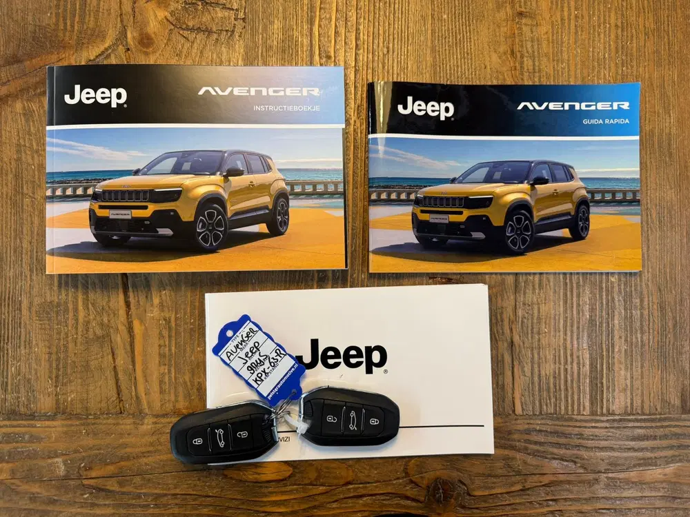 Jeep Avenger Summit 54 kWh SOH 96% Clima Camera Carplay uit 2025, foto 10