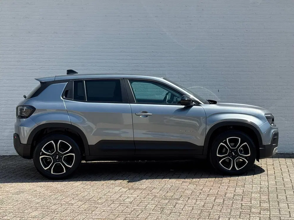 Jeep Avenger Summit 54 kWh SOH 96% Clima Camera Carplay uit 2025, foto 13