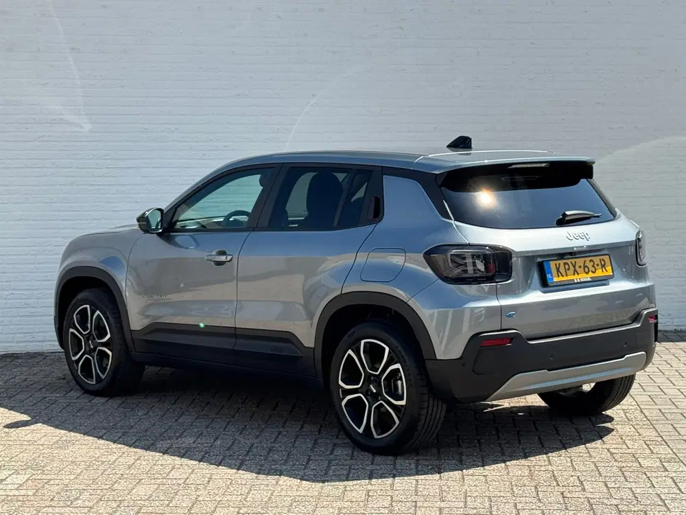 Jeep Avenger Summit 54 kWh SOH 96% Clima Camera Carplay uit 2025, foto 15