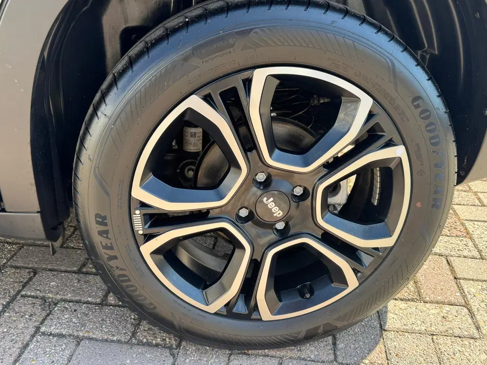Jeep Avenger Summit 54 kWh SOH 96% Clima Camera Carplay uit 2025, foto 16