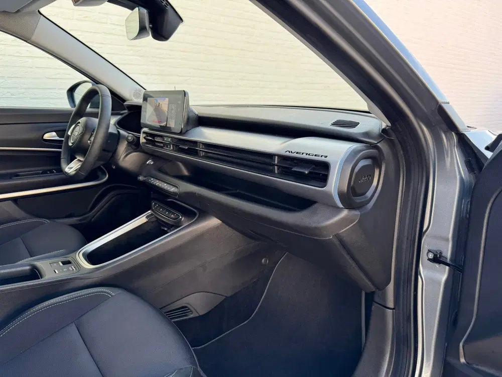 Jeep Avenger Summit 54 kWh SOH 96% Clima Camera Carplay uit 2025, foto 20