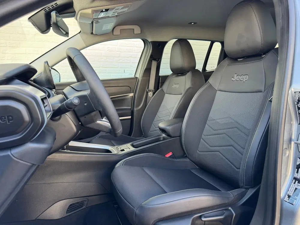 Jeep Avenger Summit 54 kWh SOH 96% Clima Camera Carplay uit 2025, foto 4