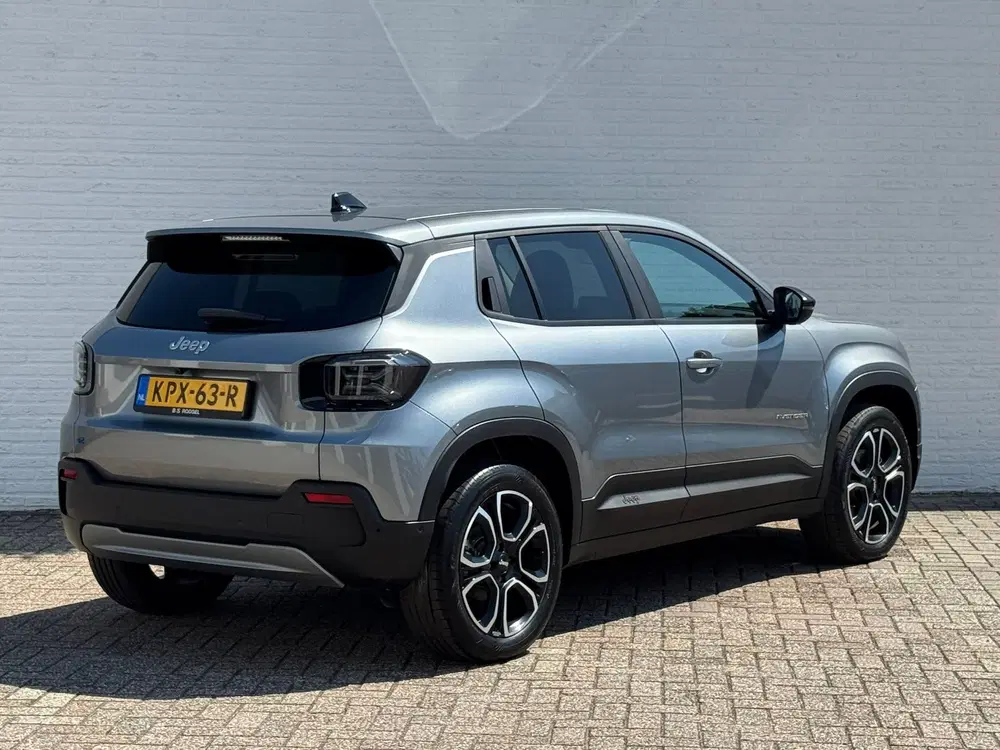 Jeep Avenger Summit 54 kWh SOH 96% Clima Camera Carplay uit 2025, foto 5