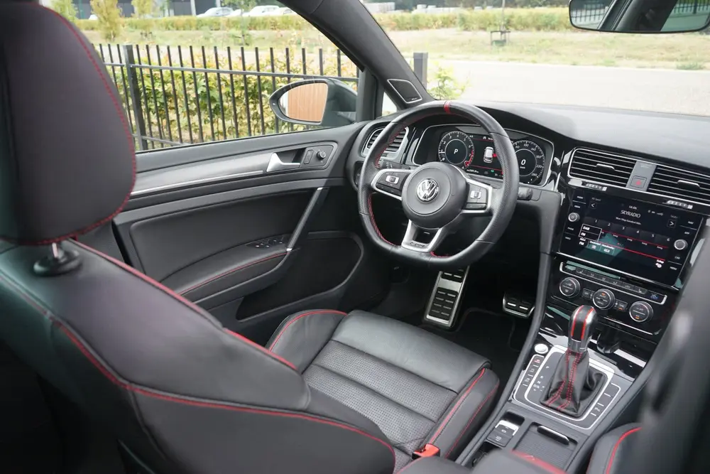 Volkswagen Golf 2.0 TSI GTI TCR 290PK DSG Panodak Akra DCC D uit 2020, foto 9