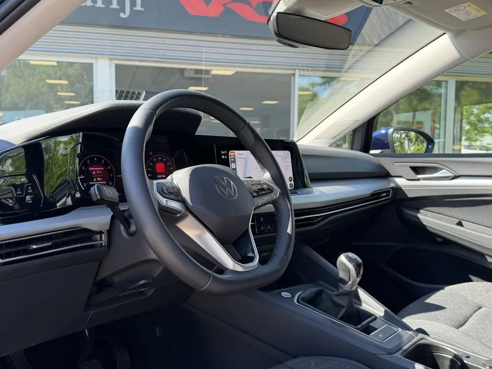 Volkswagen Golf 1.5 TSI Life | 19" LM | Camera | CarPlay | A uit 2023, foto 2