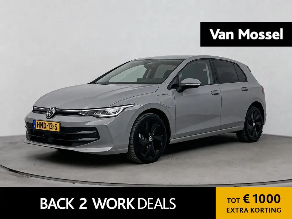 Volkswagen Golf 1.5 eHybrid Life Edition 204PK | Apple Carpl uit 2025