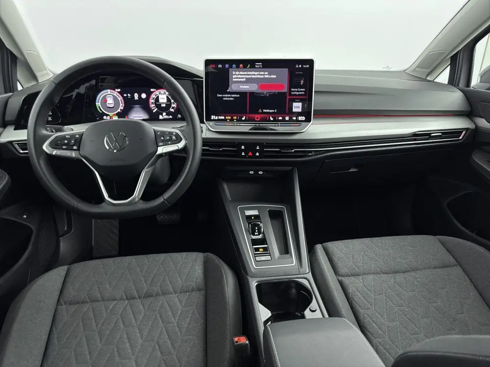 Volkswagen Golf 1.5 eHybrid Life Edition 204PK | Apple Carpl uit 2025, foto 17