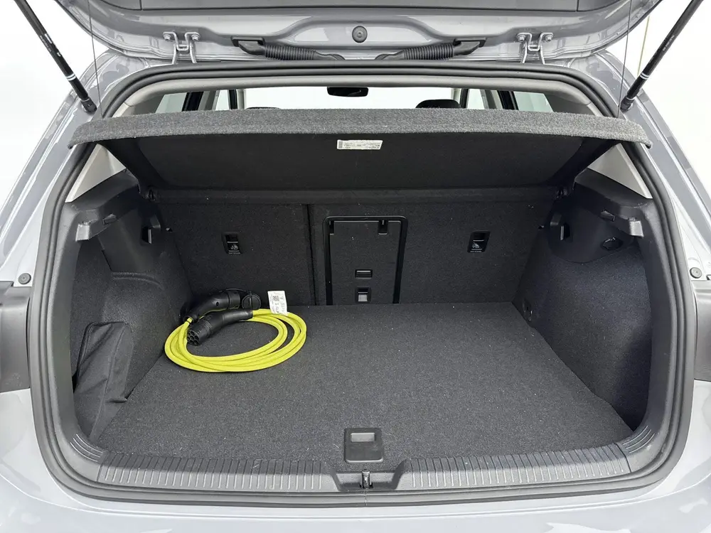 Volkswagen Golf 1.5 eHybrid Life Edition 204PK | Apple Carpl uit 2025, foto 20