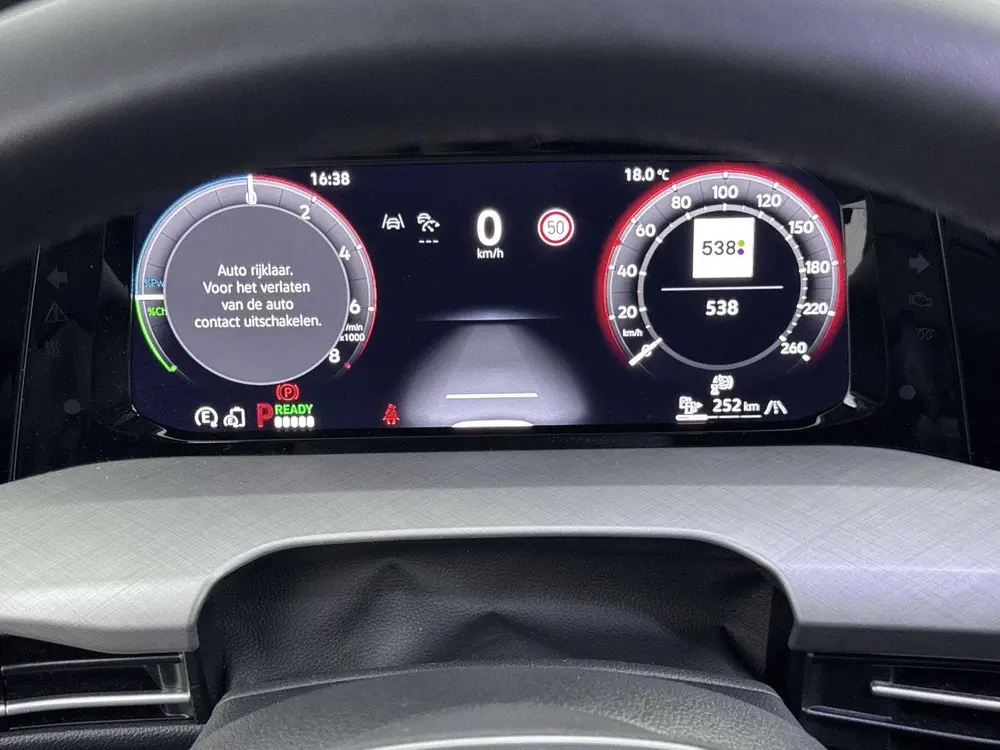 Volkswagen Golf 1.5 eHybrid Life Edition 204PK | Apple Carpl uit 2025, foto 9