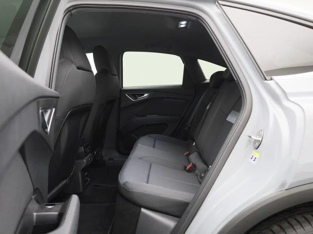 Audi Q4 e-tron 40 Edition 63 kWh l Climate control uit 2025, foto 12
