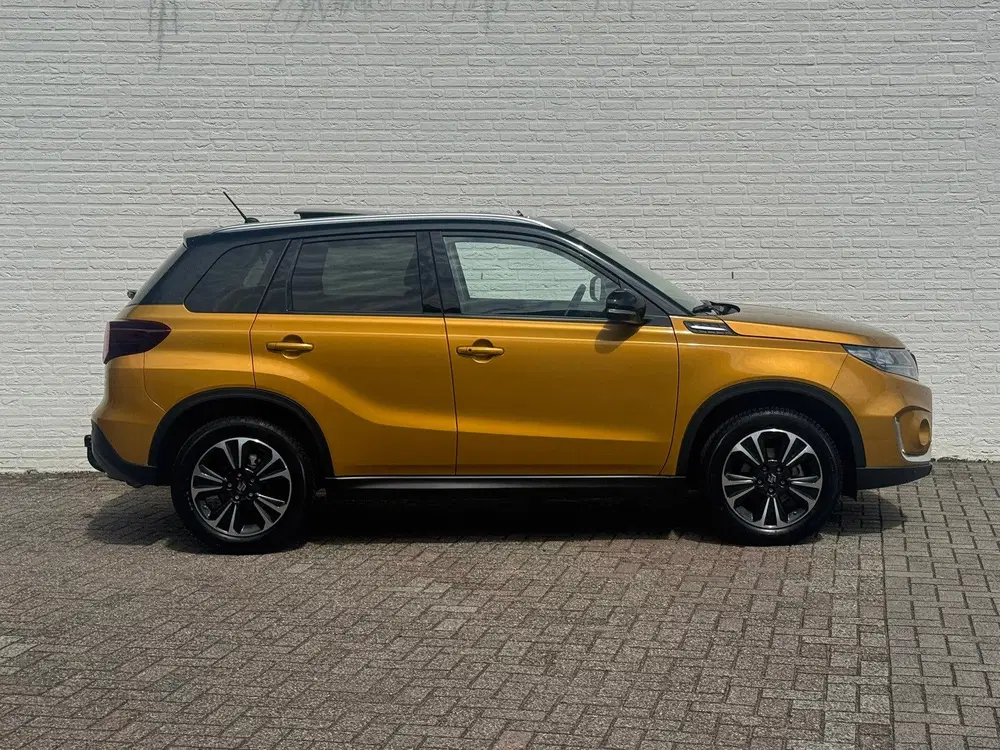 Suzuki Vitara 1.5 Hybrid Style Trekhaak Panorama dak Cam uit 2023, foto 15