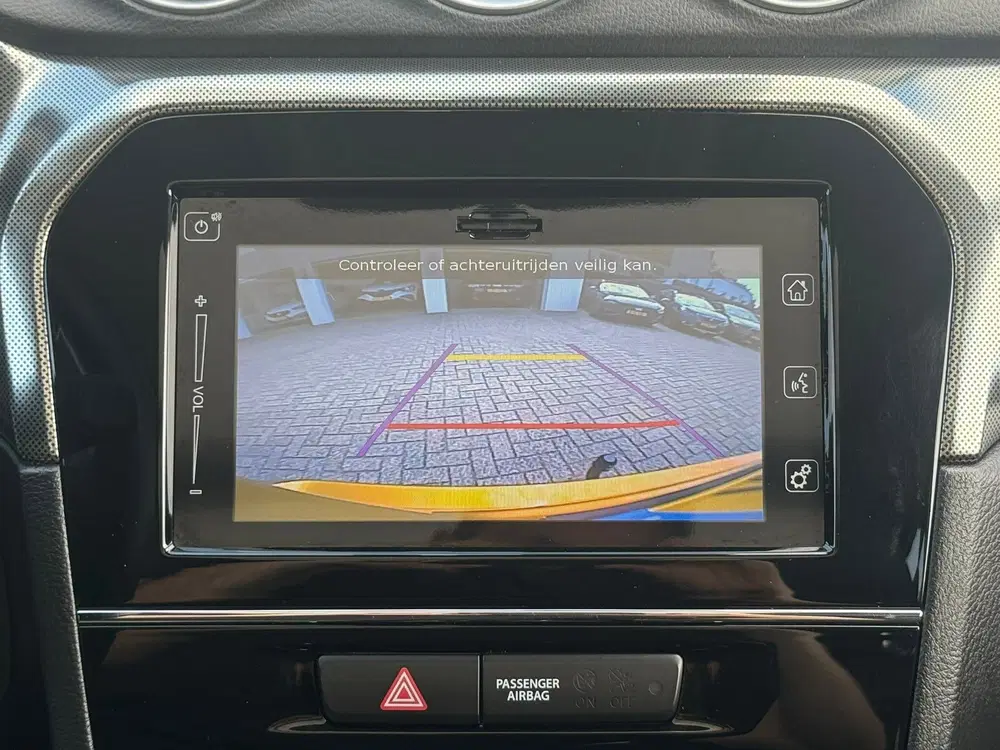 Suzuki Vitara 1.5 Hybrid Style Trekhaak Panorama dak Cam uit 2023, foto 3