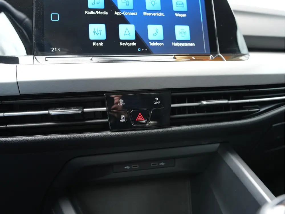 Volkswagen Golf 1.0 TSI Life | Draadloze telefoonlader | Cru uit 2021, foto 17