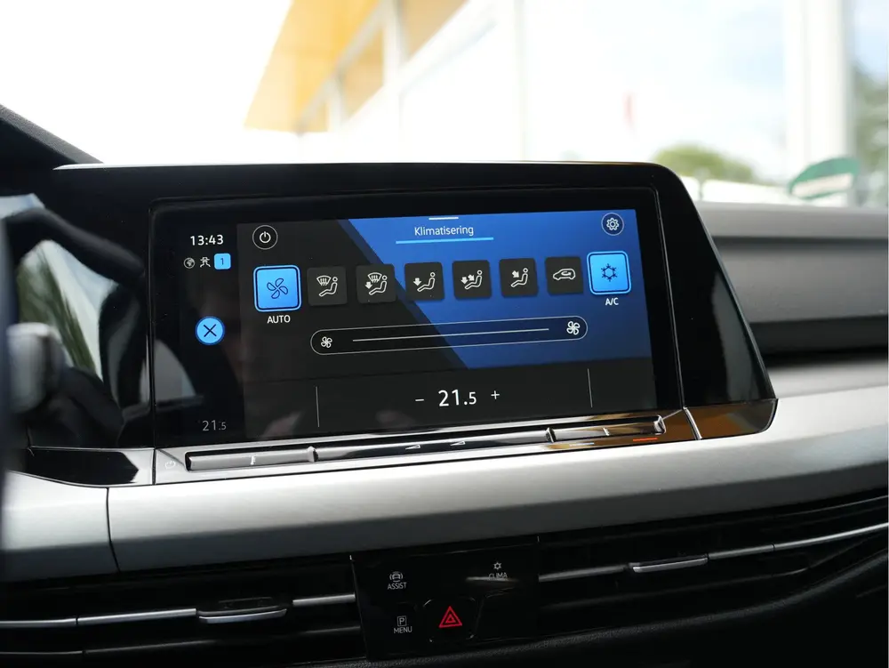 Volkswagen Golf 1.0 TSI Life | Draadloze telefoonlader | Cru uit 2021, foto 20