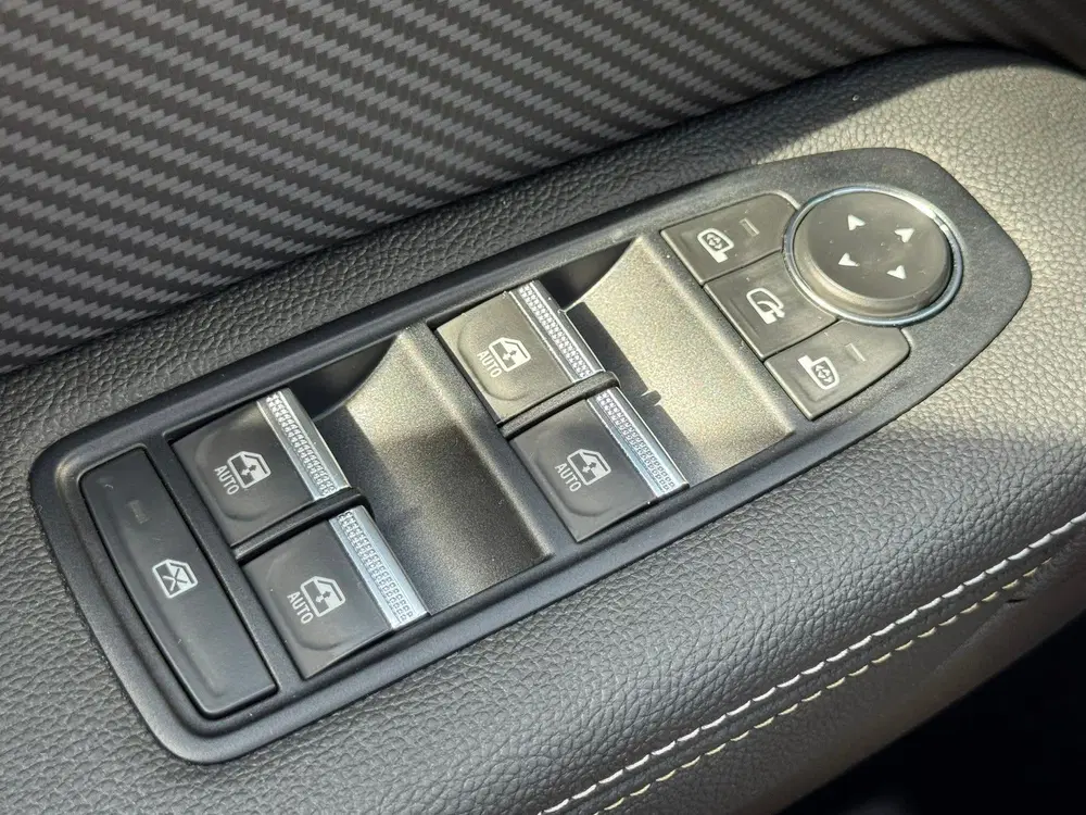 Renault Captur 1.6 E-Tech Hybrid 145 E-tech Engineered Ca uit 2024, foto 18