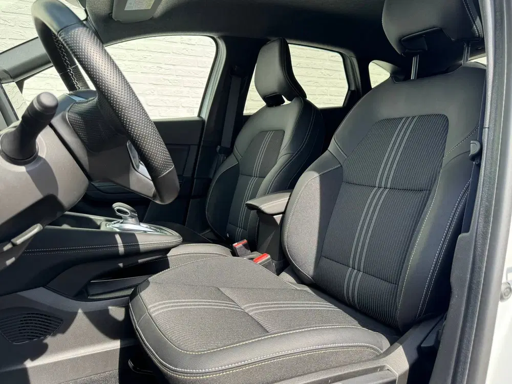 Renault Captur 1.6 E-Tech Hybrid 145 E-tech Engineered Ca uit 2024, foto 4