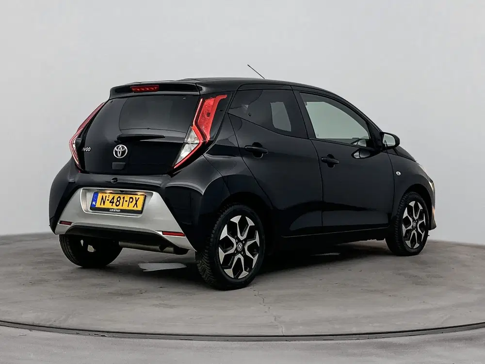 Toyota Aygo 1.0 VVT-i x-joy Automaat uit 2021, foto 2