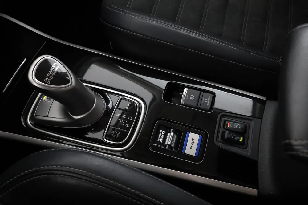 Mitsubishi Outlander 2.4 PHEV Spirit 4WD uit 2020, foto 16