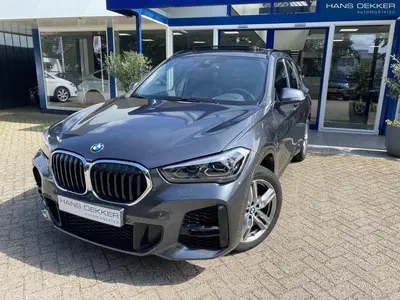 BMW X1 sDrive18i High Executive M-Pakket uit 2020