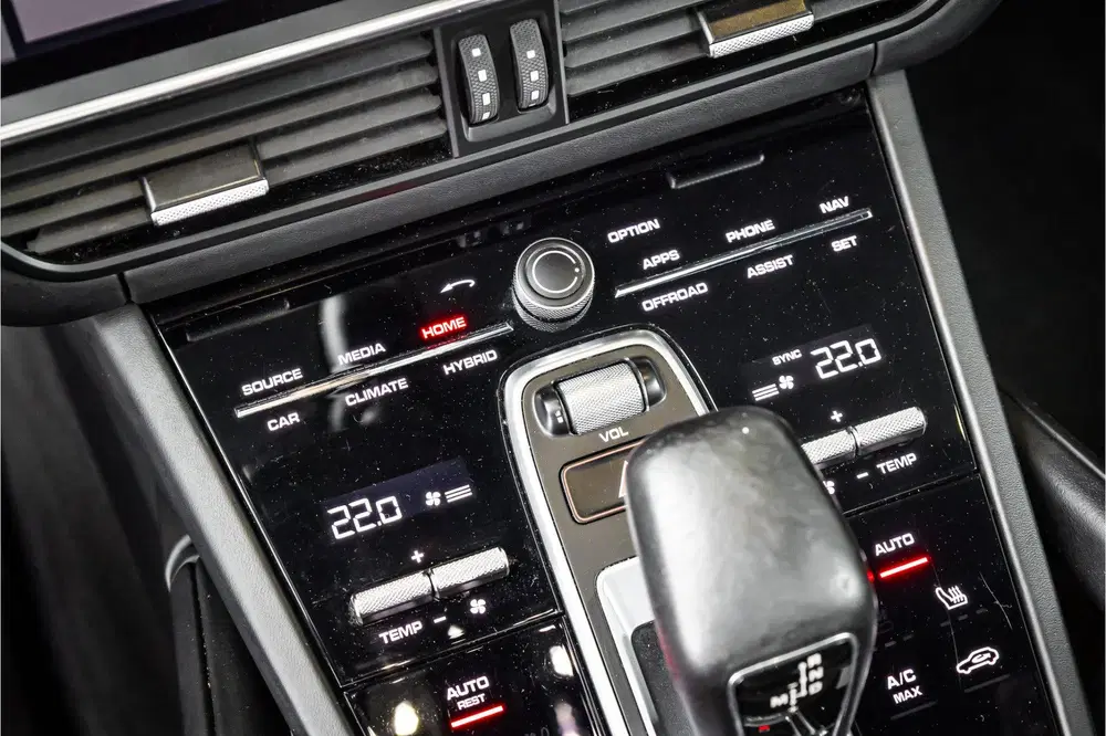 Porsche Cayenne 3.0 E-Hybrid uit 2021, foto 14