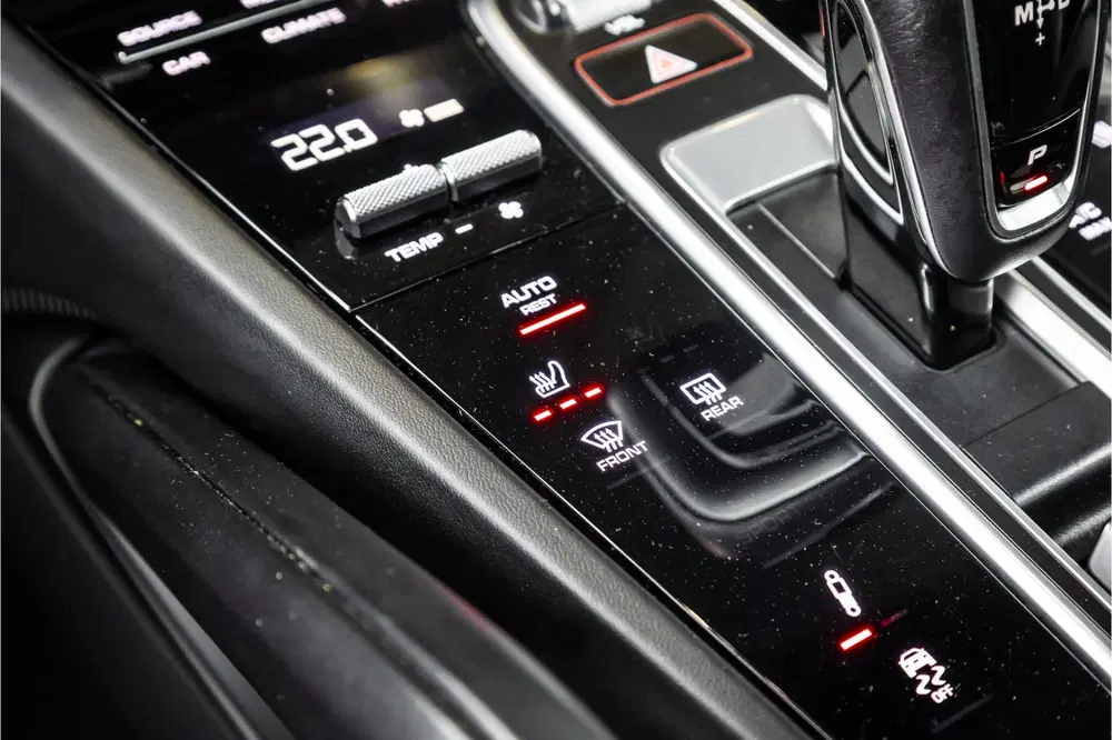 Porsche Cayenne 3.0 E-Hybrid uit 2021, foto 15