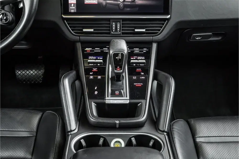Porsche Cayenne 3.0 E-Hybrid uit 2021, foto 16