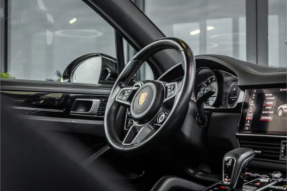 Porsche Cayenne 3.0 E-Hybrid uit 2021, foto 19